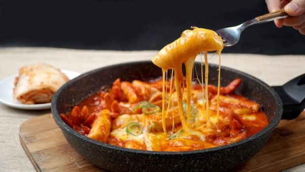 tokbokki phô mai