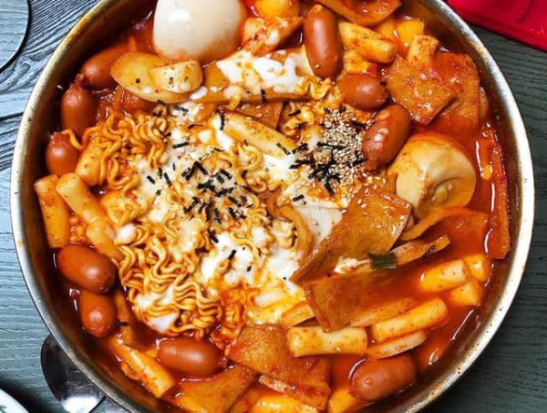 tokbokki phô mai